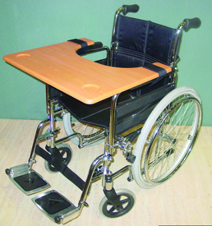 Tablette confort pour fauteuil roulant